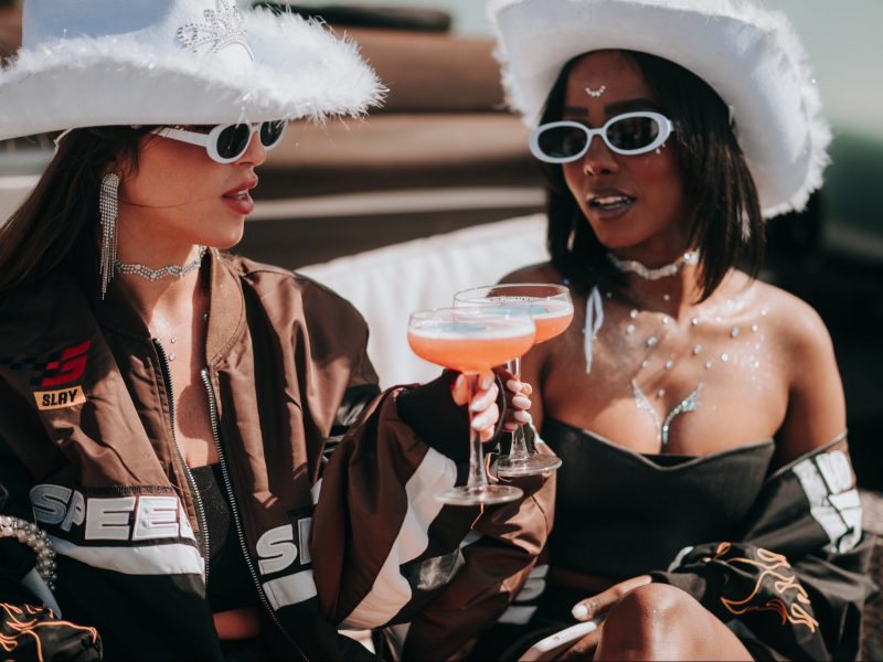 בר למסיבות רווקים ורווקות